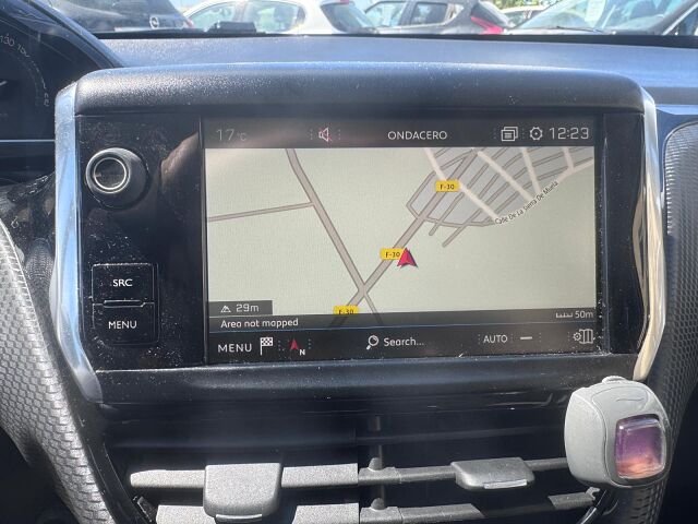 PEUGEOT 2008 ALLURE 1.2 E-THP AUTO SPANISH LHD IN SPAIN 43000 MILES 1 OWNER 2017